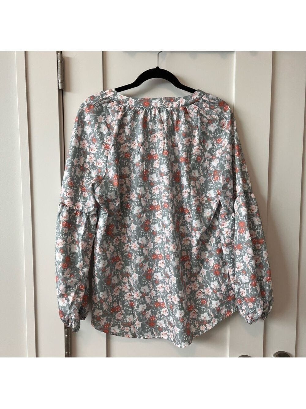 Floral V-Neck Blouse - Picture 4 of 8